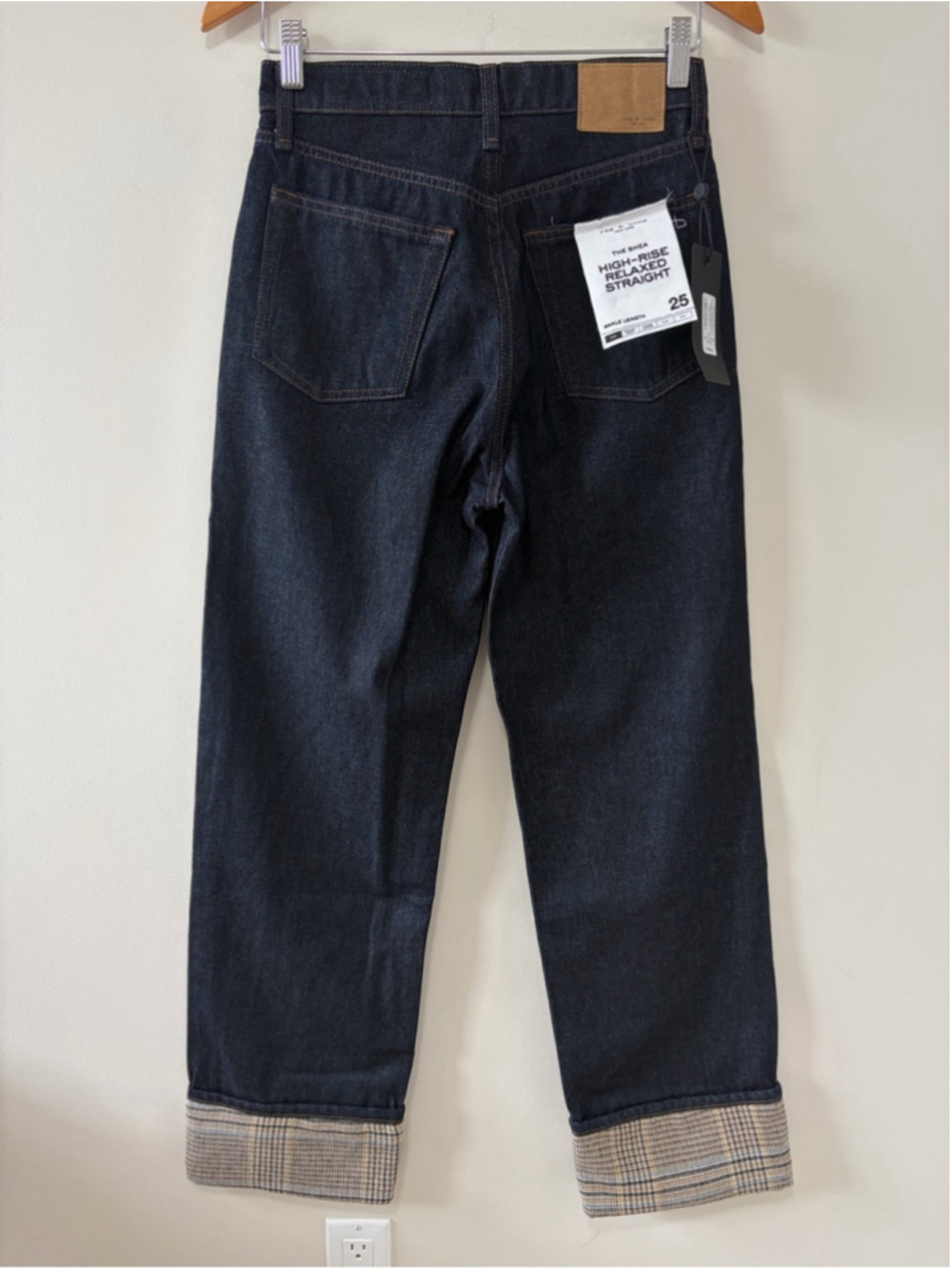 Rag & Bone Shea Ankle Relaxed Straight Jeans
Lightweight Rigid in Twilight Rinse - Picture 7 of 15
